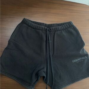 Essentials Black Men’s Track Shot